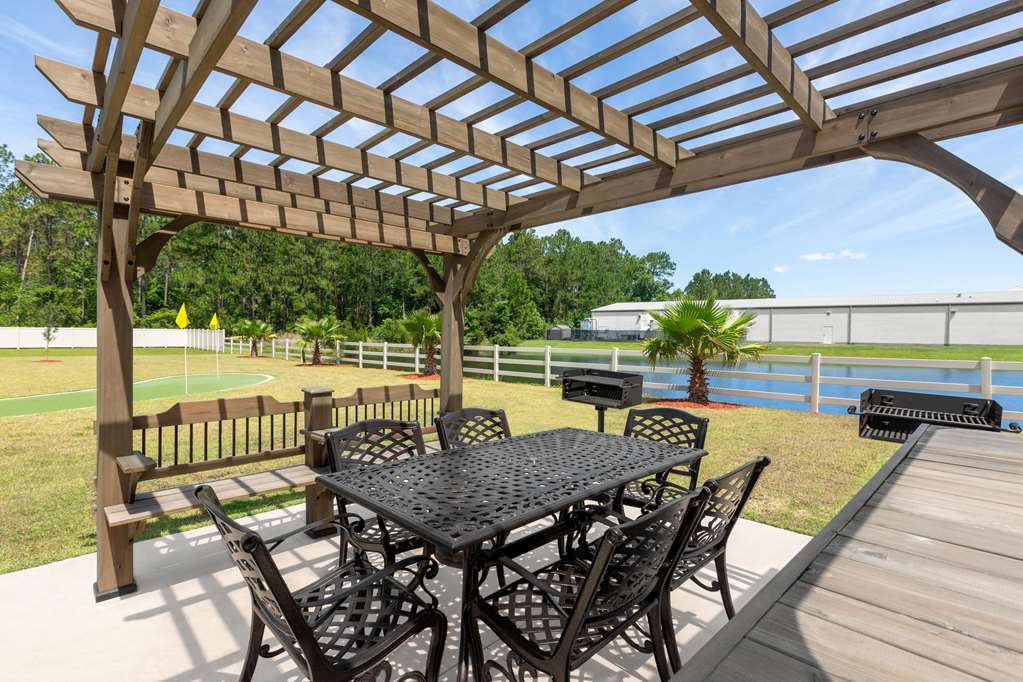 La Quinta Inn & Suites by Wyndham Brunswick Golden Isles - photo 28