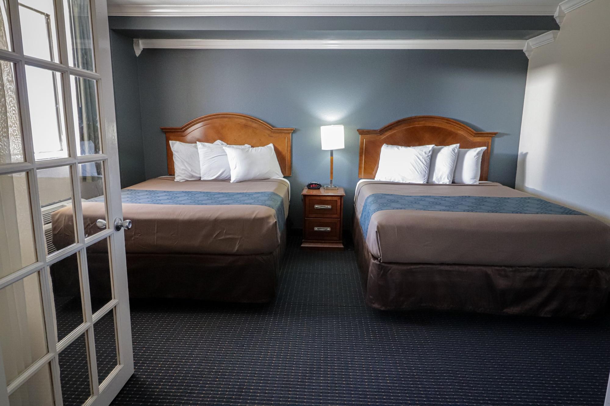 University Inn & Suites San Antonio - photo 14