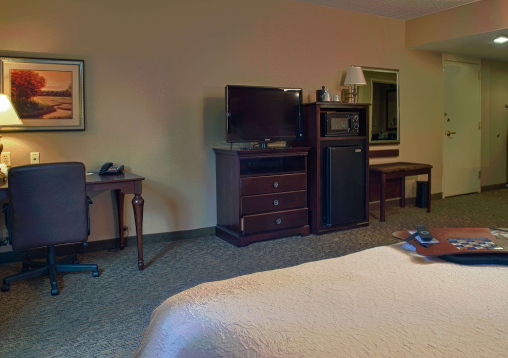 Hampton Inn Spring Lake Fayetteville - photo 21