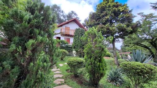 Chalés Lauterbrunnen — 4-Star Luxury Hotel in Monte Verde, Brasil