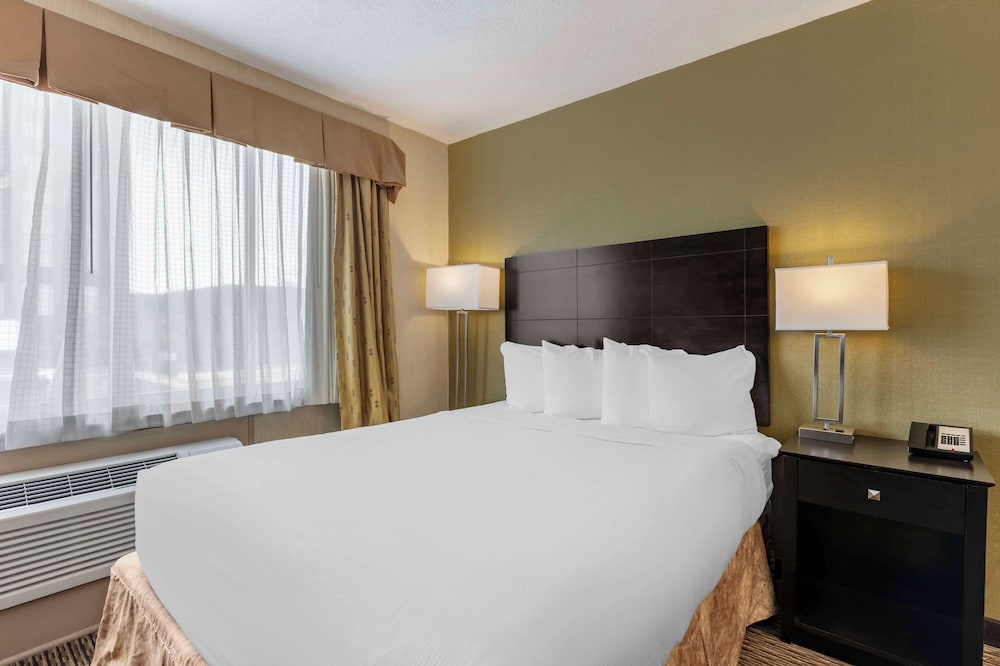 Hotel Watertown - photo 14