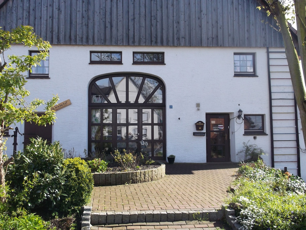 Schmiedehof - carbon neutral hotel in Luegde