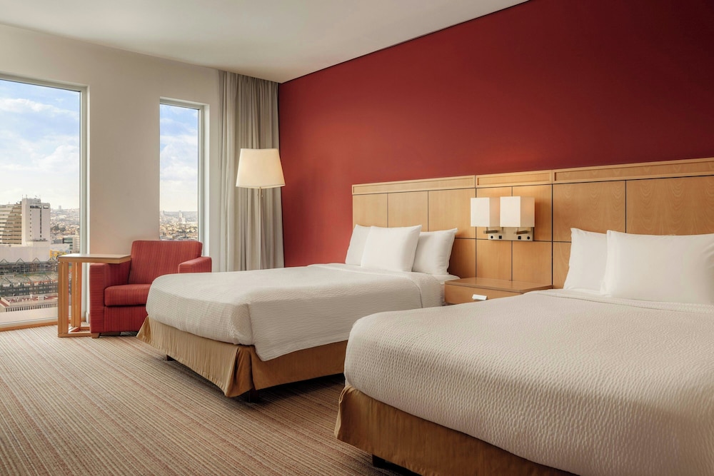 Courtyard by Marriott Leon at the Poliforum