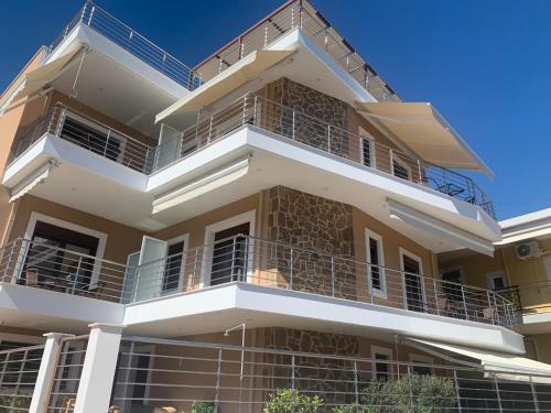 Alkioni's Nest Apartments — 4-Star Luxury Hotel in Arkoudi, Greece