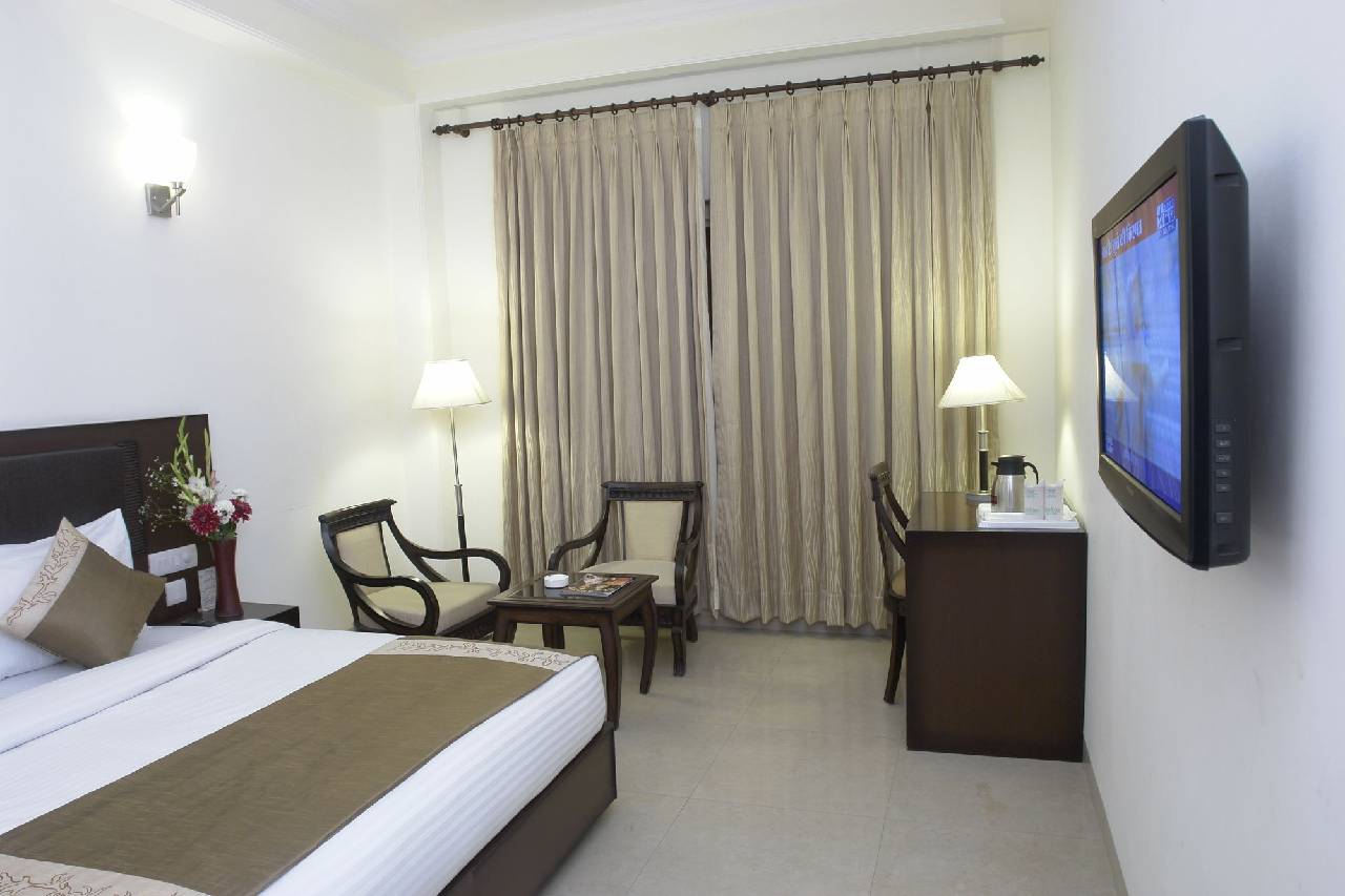 Hotel Alpine Tree — New Delhi — photo 4