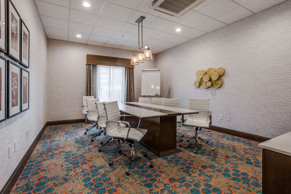 Hampton Inn & Suites North Dallas Central Expy - photo 34