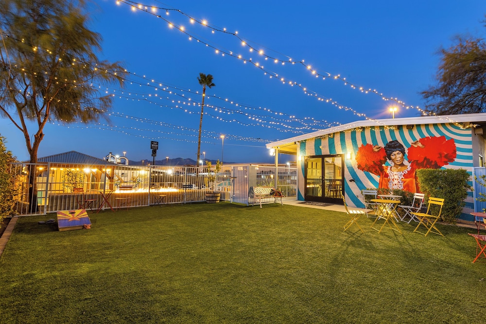 Hotel McCoy Tucson Art Coffee Beer Wine - photo 47