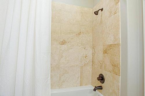 Large 5 BR in golf and beach resort 2 golf carts - photo 39