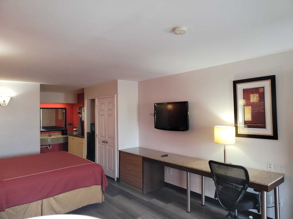 Texas Inn & Suites Raymondville - photo 29