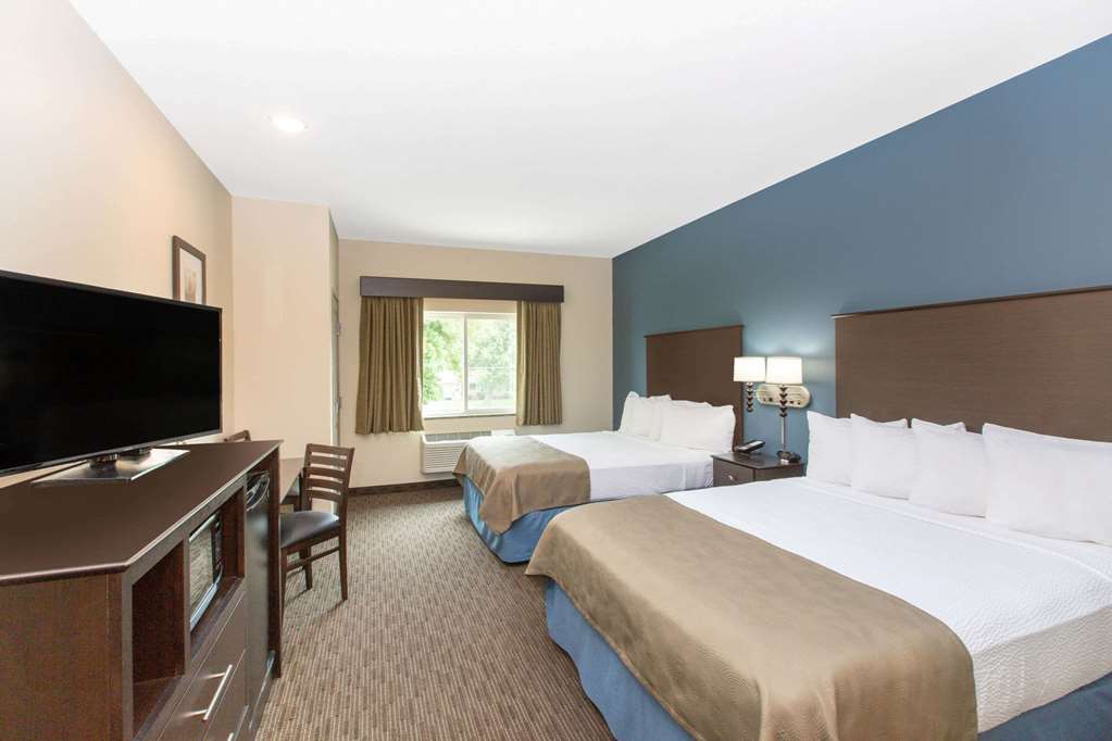 AmericInn by Wyndham Humboldt - photo 13
