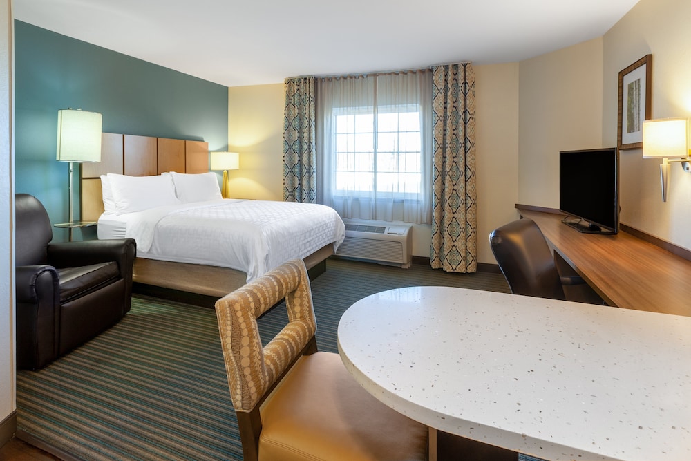 Candlewood Suites West Springfield by IHG - photo 12