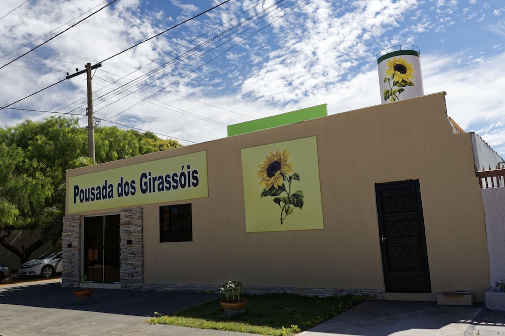 Pousada dos Girassóis — hotel in Abadiania