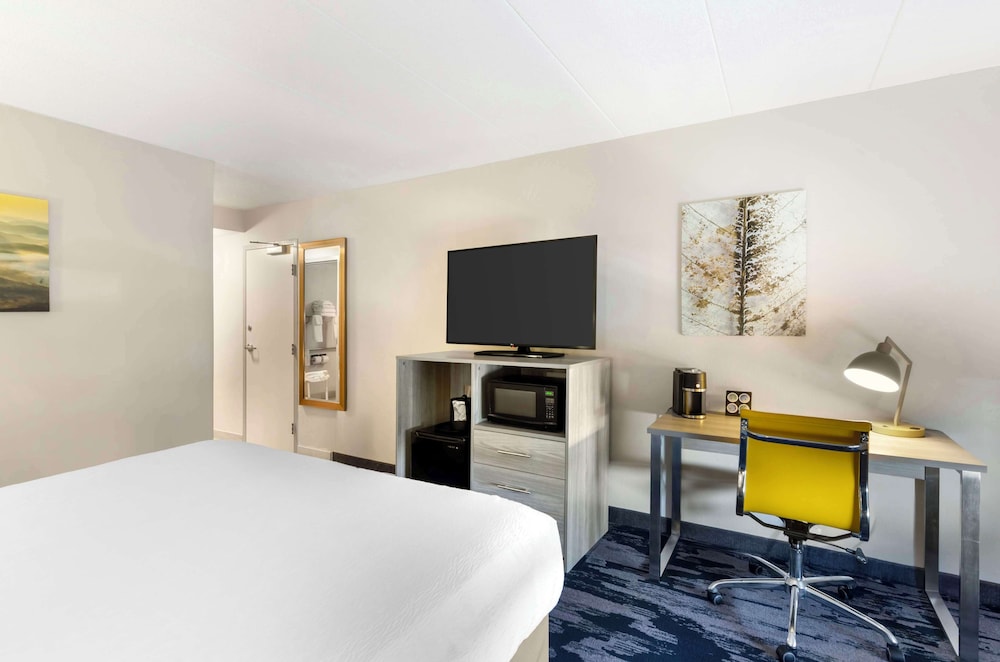 Best Western Plus Beckley Inn - photo 18