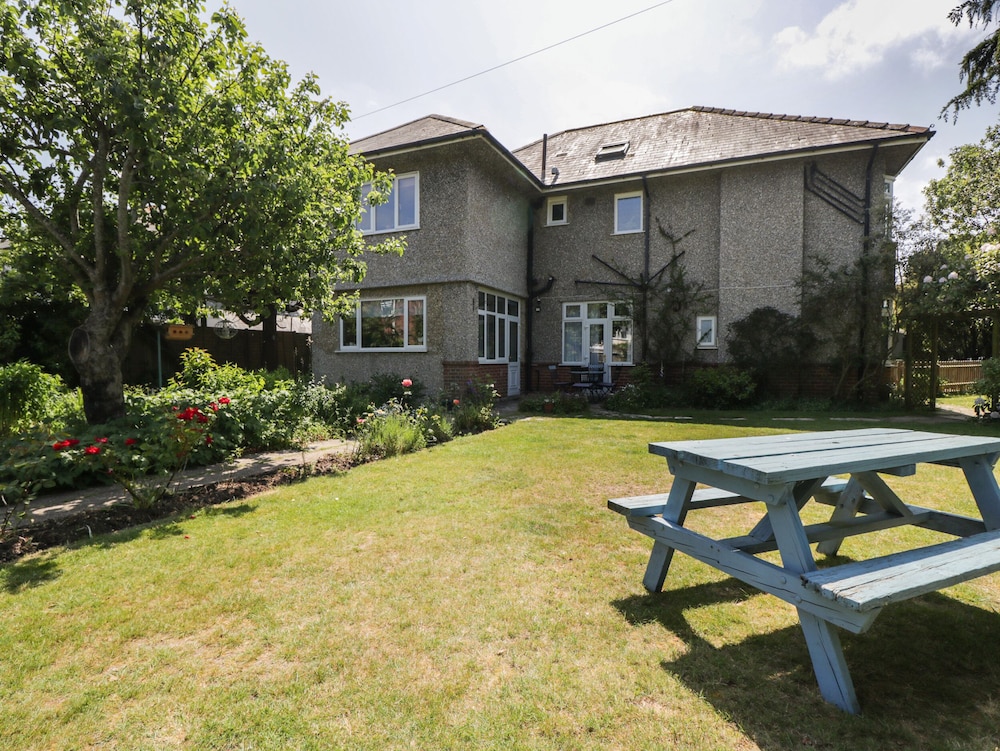 Molly's Place - last minute hotel in Bournemouth