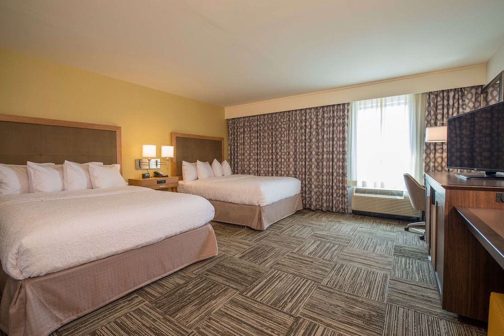 Hampton Inn Waynesboro - photo 14