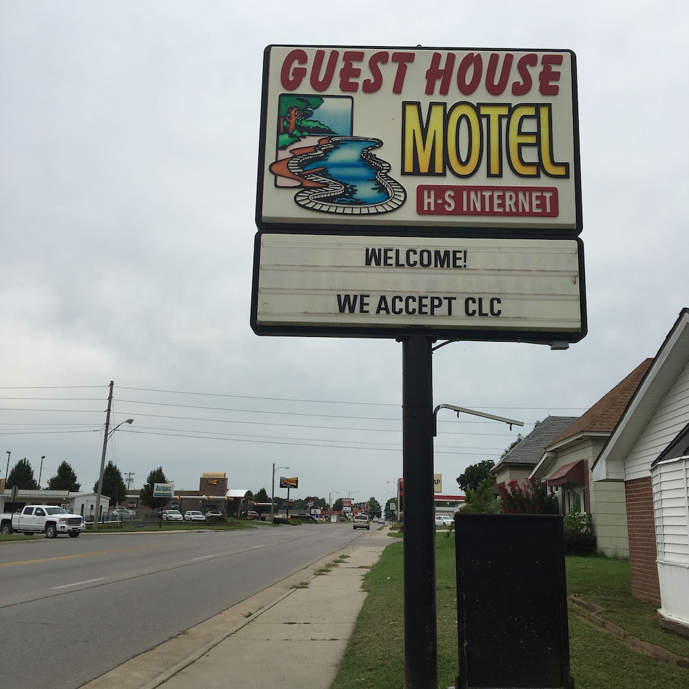 Guest House Motel - photo 26