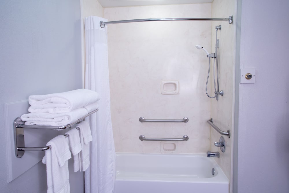 Holiday Inn Express Hotel & Suites Oxford by IHG - photo 16