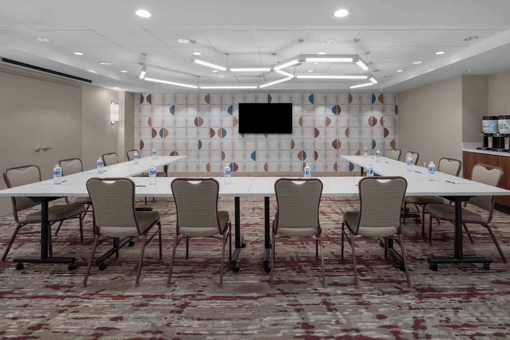 Hilton Garden Inn Bethesda Downtown - photo 52