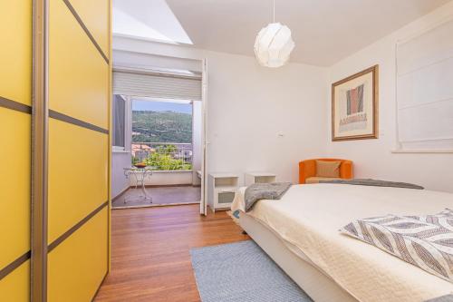 RozART river marina apartment with free parking