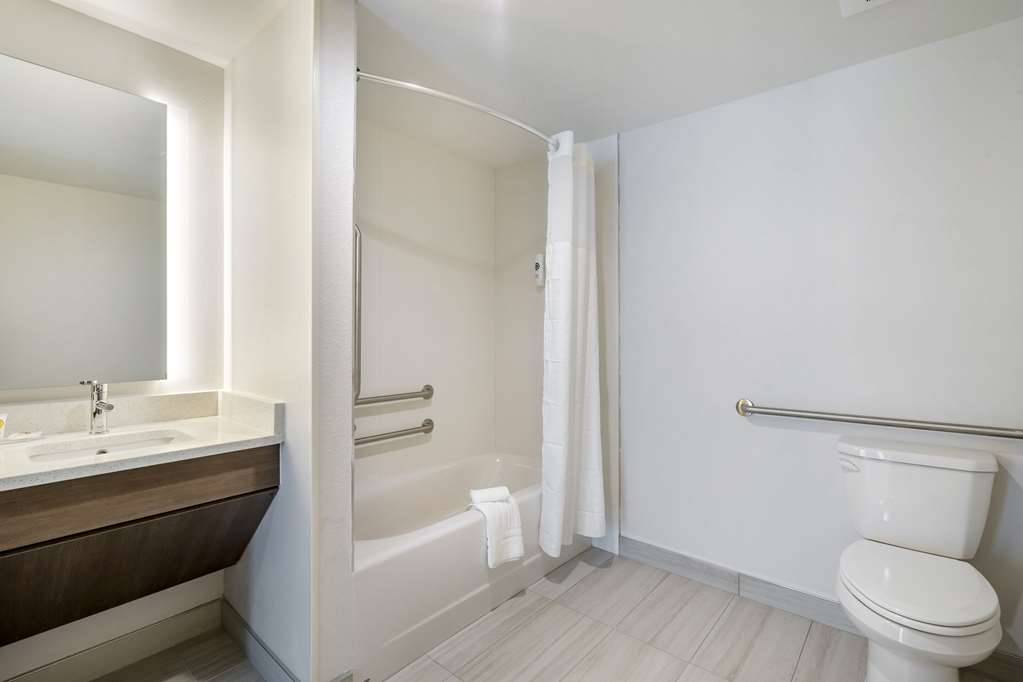 Comfort Inn & Suites New Port Richey Downtown District - photo 17