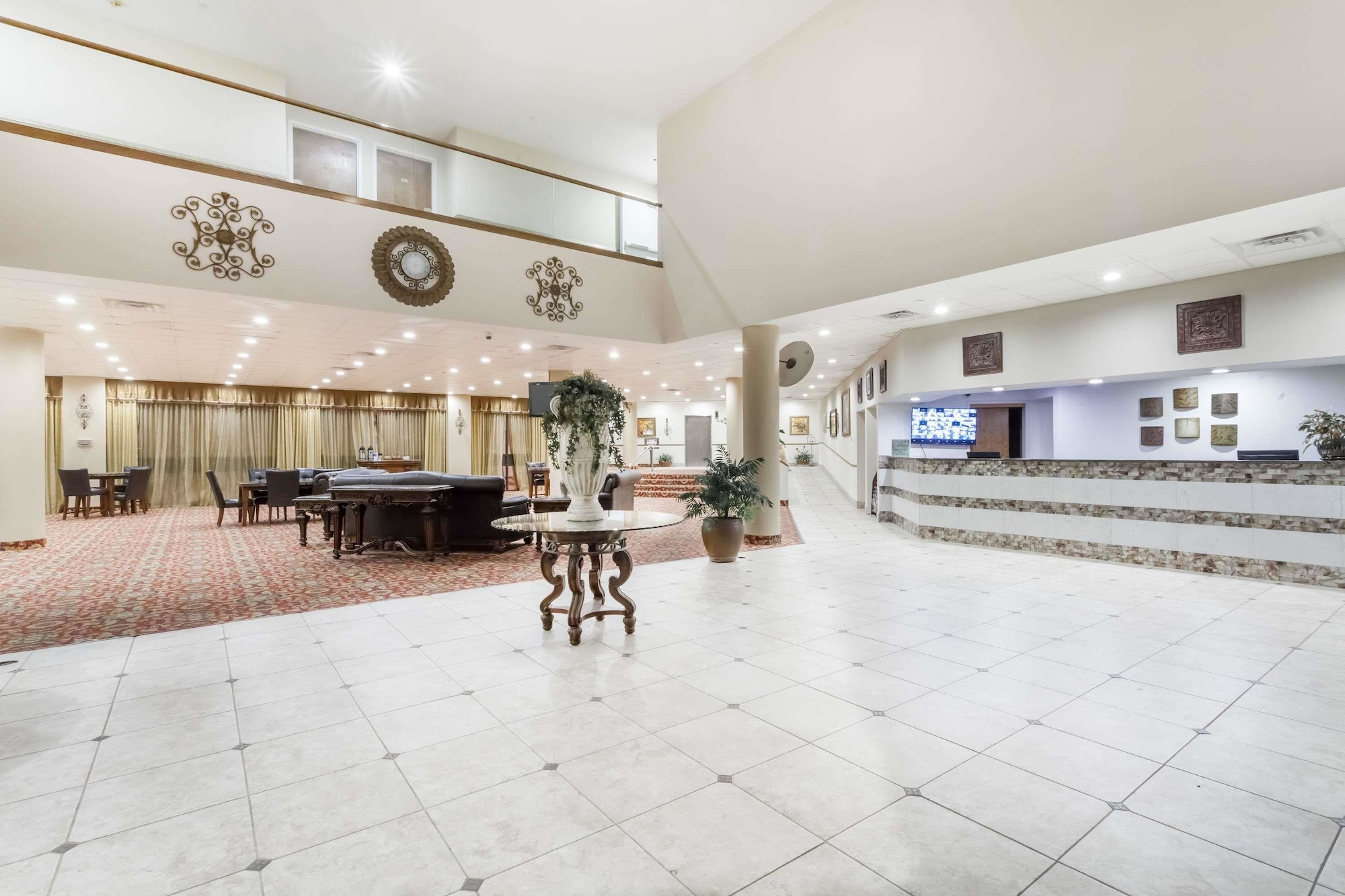 APM Inn and Suites - photo 7