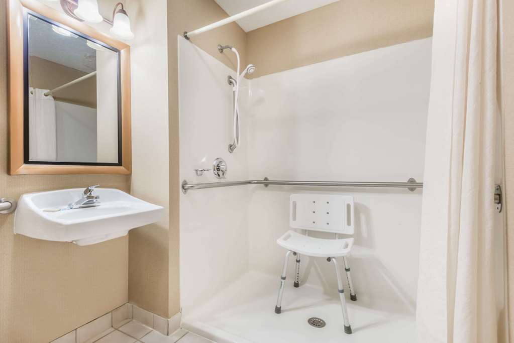 Super 8 by Wyndham Salina I 70 - photo 15