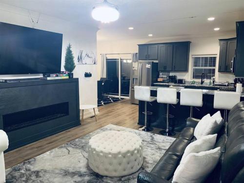 Luxury Bliss Close to Major Attractions w Game Room & Gas Grill in Pigeon Forge, United States