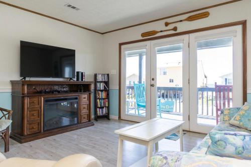 Out of the Blue by Oak Island Accommodations - photo 16