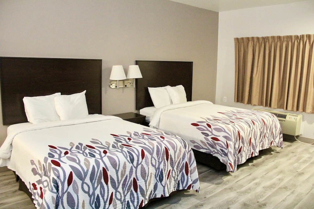 Red Roof Inn & Suites Lake Orion Auburn Hills - photo 6