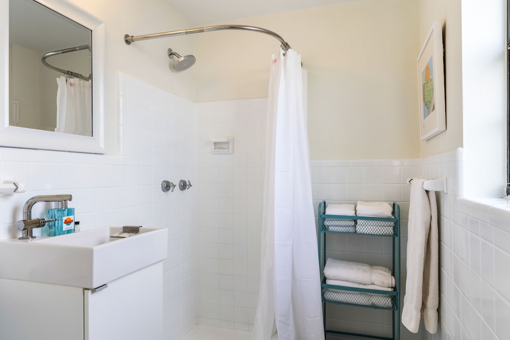 Sunset Inn & Cottages - photo 110