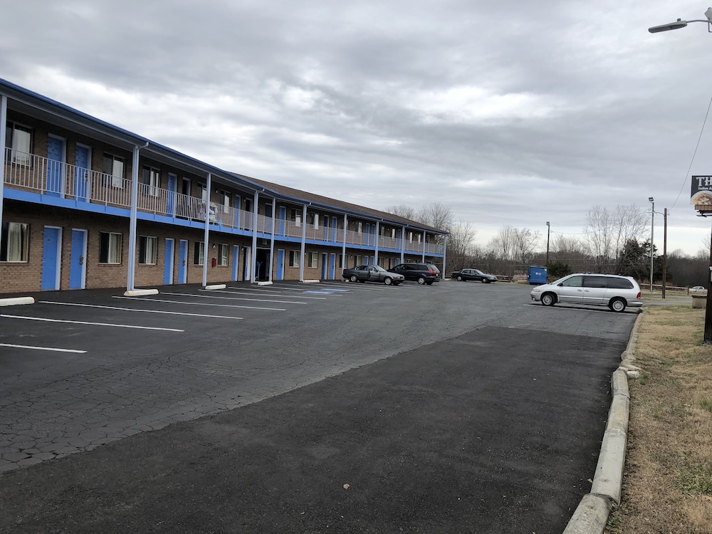 Americas Best Value Inn Jonesville - photo 16