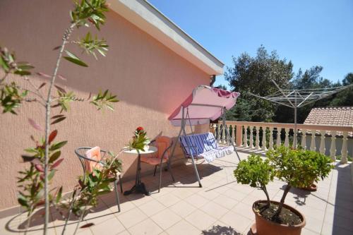 Franka 1 Apartment with terrace near the Beach Artatore Mali Lošinj — 4-Star Luxury Hotel in Mali Losinj, Croatia