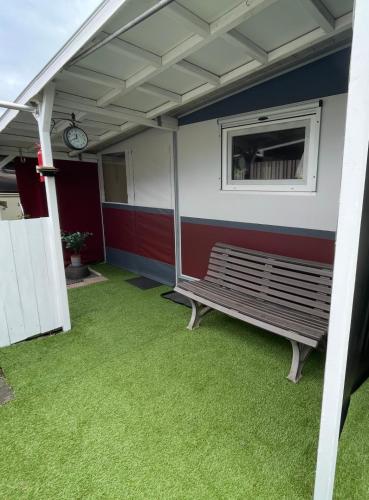 Campingplatz Wohnwagen mit Vorzelt - carbon neutral hotel in Affing