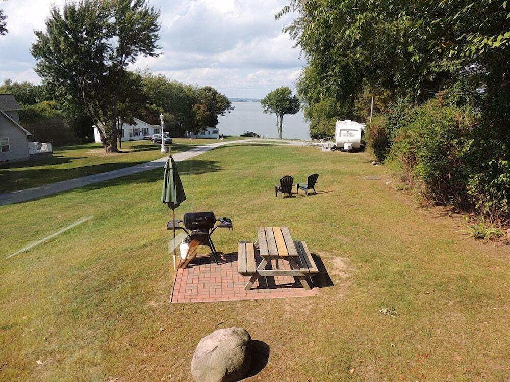 West Winds Motel & Cottages - photo 109