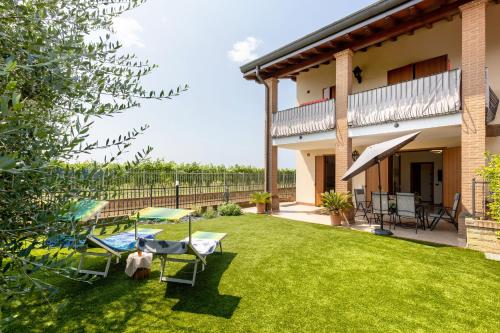 Katy Lake Lavanda — 4-Star Luxury Hotel in Peschiera Del Garda, Italy