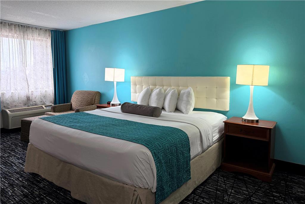 Howard Johnson by Wyndham Evansville East - photo 12