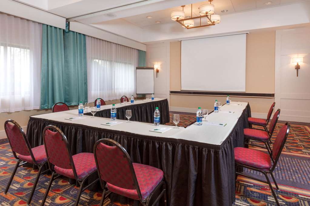 La Quinta Inn & Suites by Wyndham Secaucus Meadowlands - photo 14