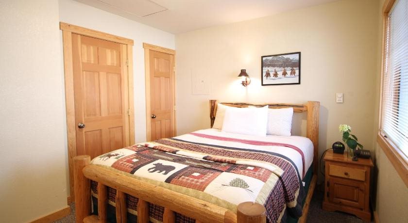 River’s Edge Resort — Winthrop — photo 4