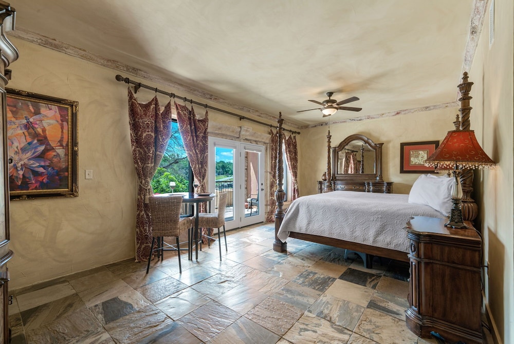 Blanco Riverside Cottages & RV - photo 15