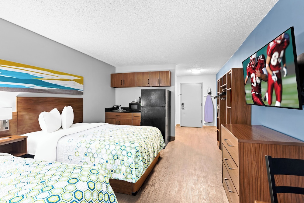 HomeTowne Studios by Red Roof & Conference Center Cortland - photo 20