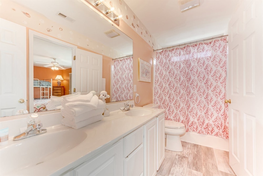 An Amazing Surfside Beach Escape - photo 44