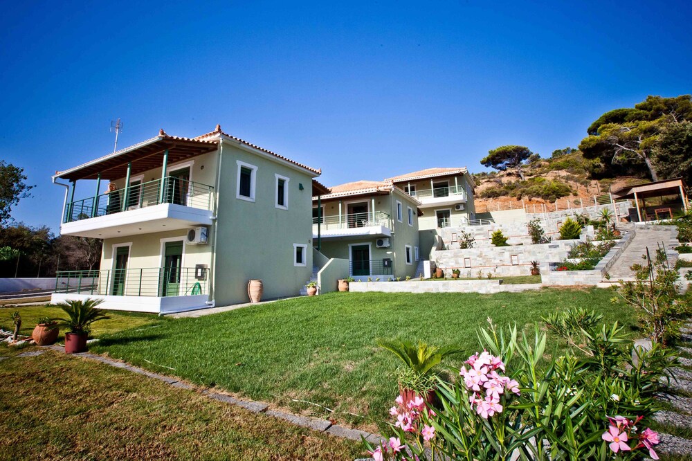 Aselinos Suites in Skiathos, Greece