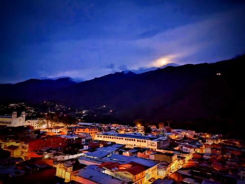 Hospédate con Comodidad Streaming Vista Ubicación) — 4-Star Luxury Hotel in Merida, Venezuela
