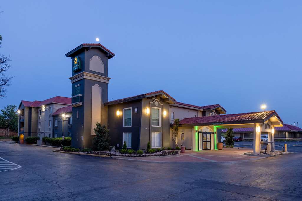 La Quinta Inn by Wyndham Kansas City Lenexa - photo 5