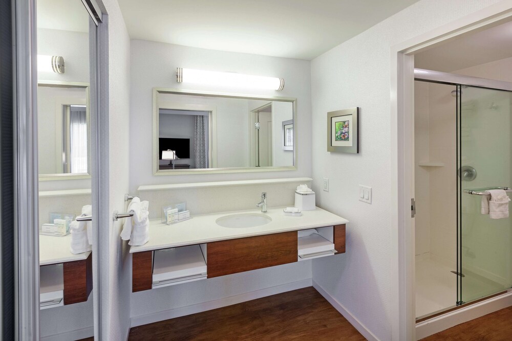 Hampton Inn & Suites by Hilton Houston North IAH - photo 21