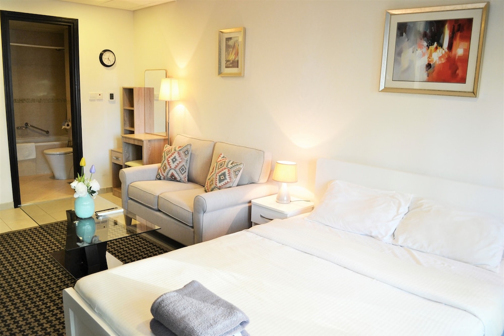 Ascapes Goldcrest Views 2 Tower - last minute hotel in Dubai