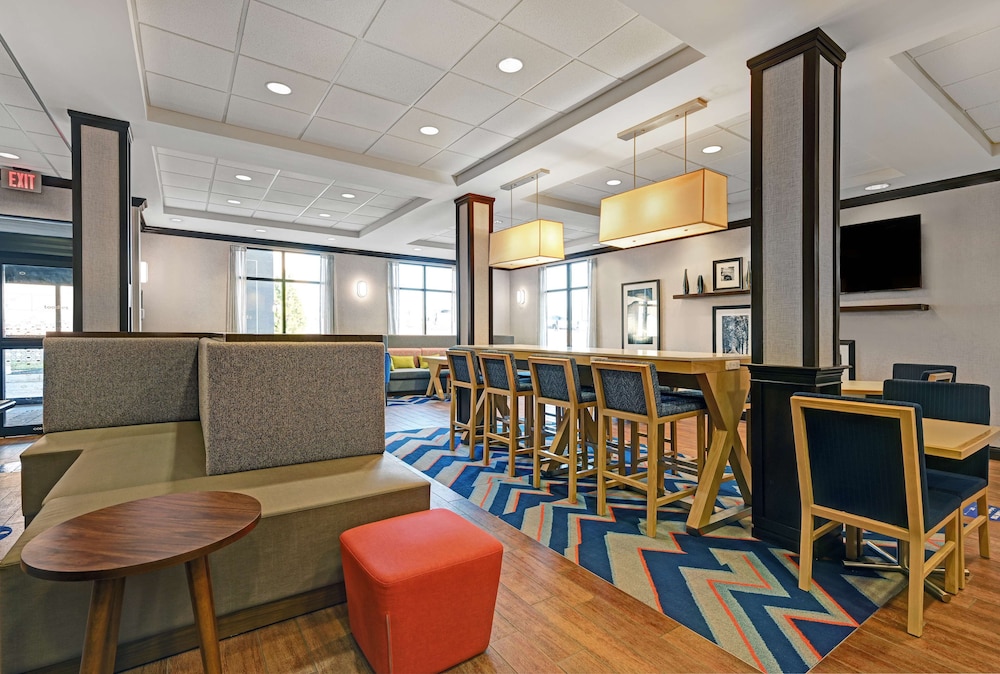 Hampton Inn Farmington - photo 3