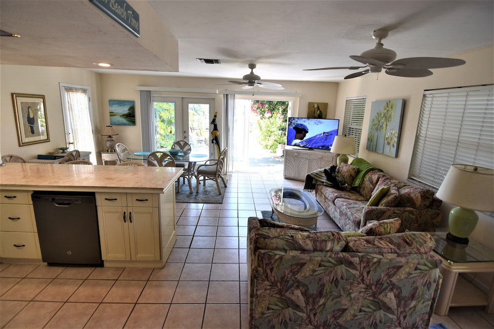 Oasis at John's Pass Madeira Beach - photo 29