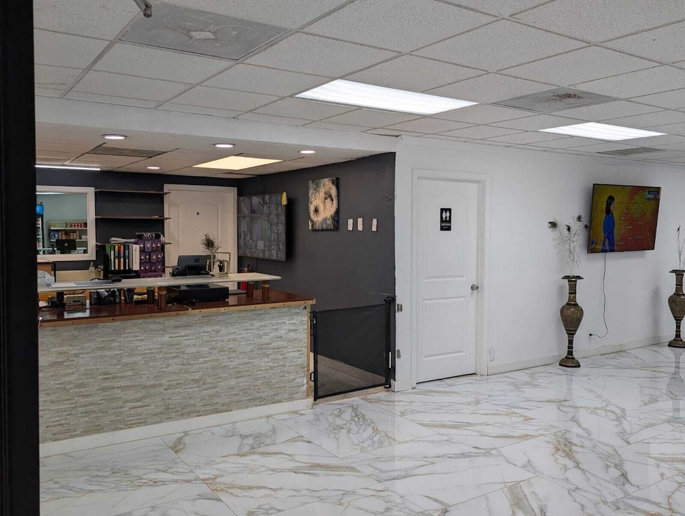 Budgetel Inns & Suites - photo 6