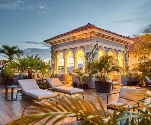 AmazINN Places Casco Viejo Pool and Rooftop VI — 4-Star Luxury Hotel in Panama, Panama